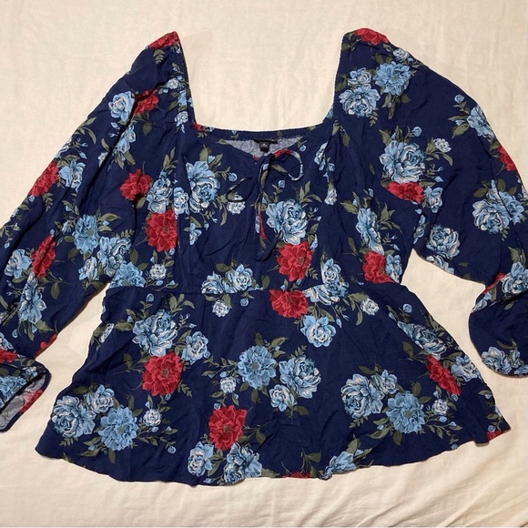 torrid Tops - Torrid Gray Viscose Blend Floral Puff Sleeve Blouse with Peplum